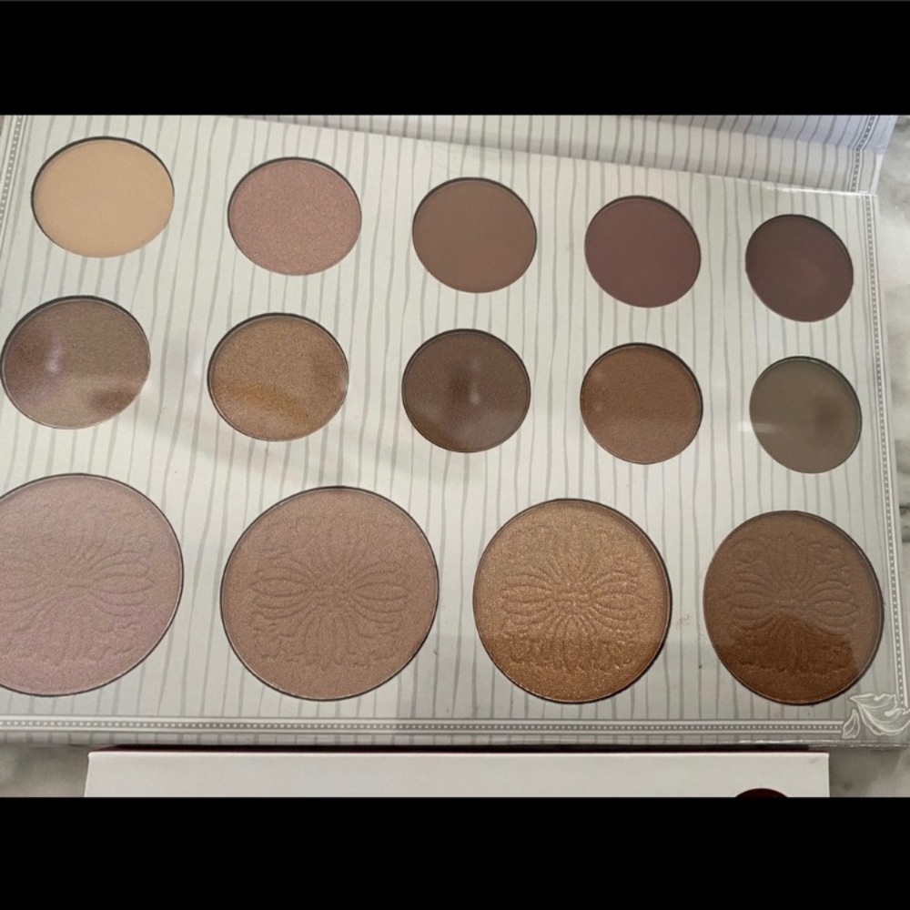 ❌Makeup Bundle #5 - Picture 3 of 3
